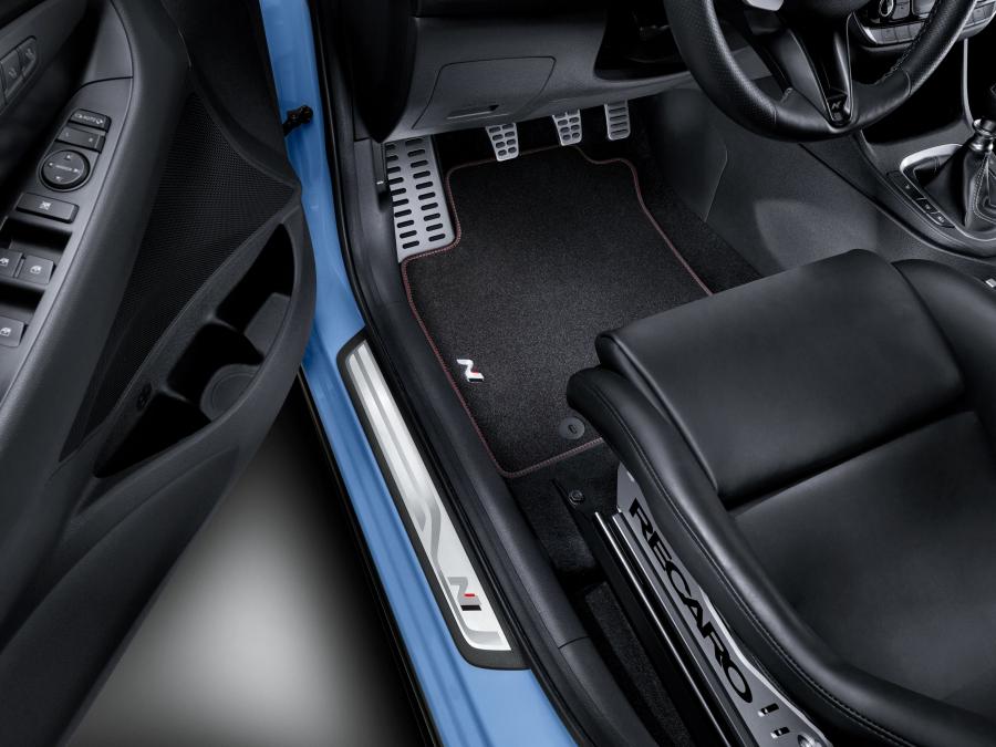 Интерьер Hyundai i30 N with N-Thusiast Parts (PD) 2017 года  (фото 5 из 6)